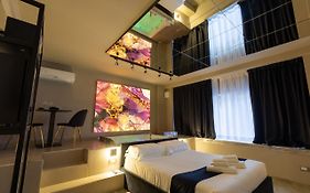 Maximum Exclusive Suite & Spa